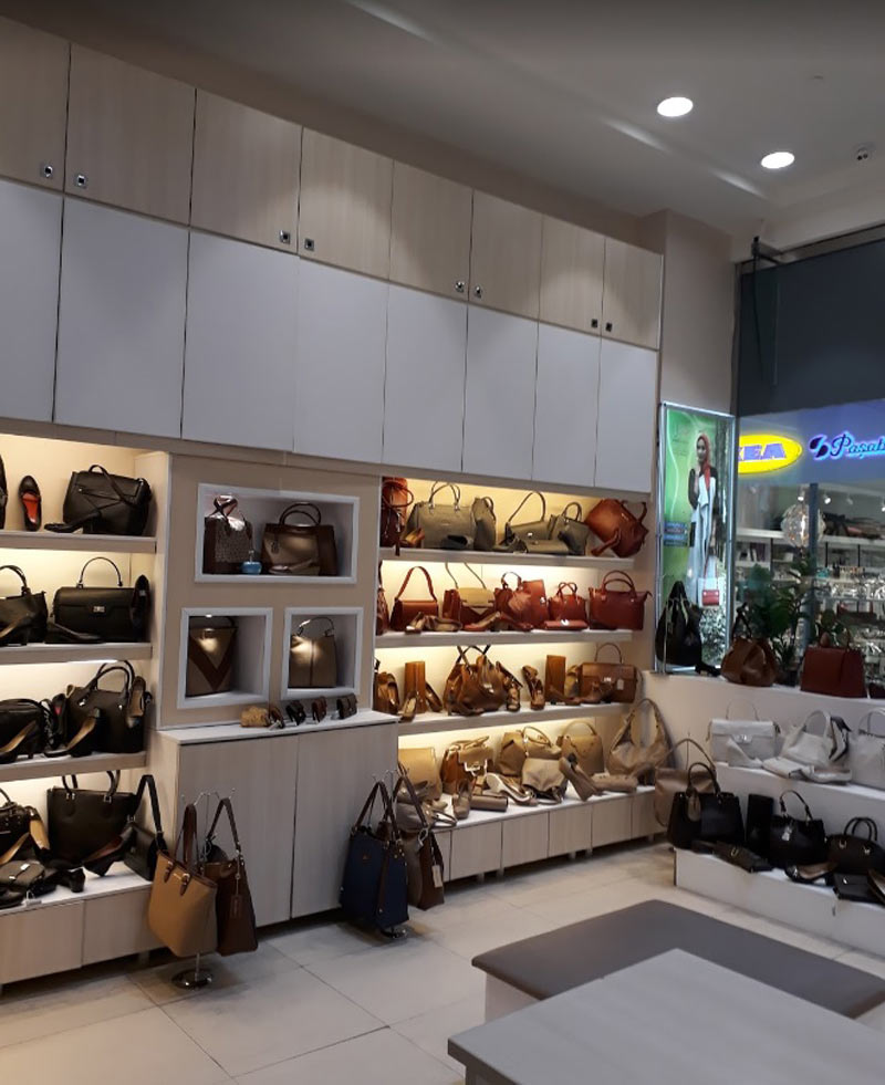 A shoe and bag store in Palladium Shopping center, one of the top 7 shopping centers near to Espinas Palace Hotel