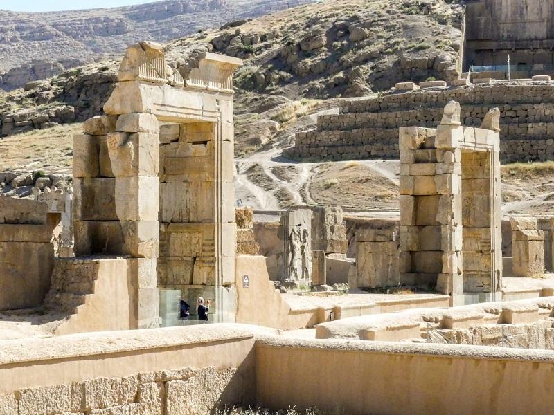 Perspolis was one of famous palaces in old Iran