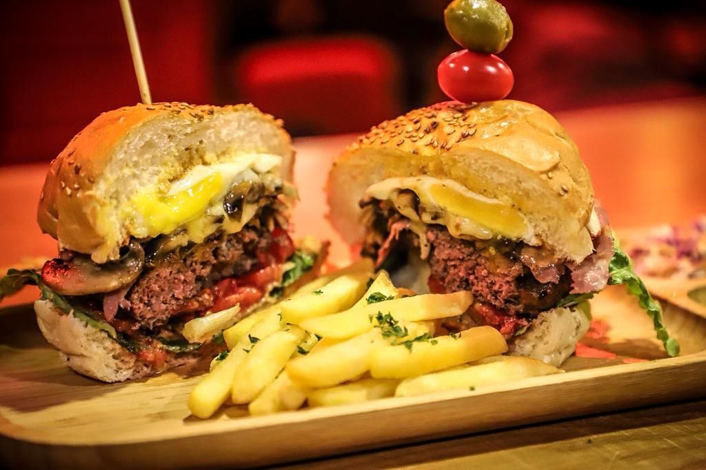 Delicious Hamburger in Rock Cafe Saadatabad Tehran - HotelOneClick