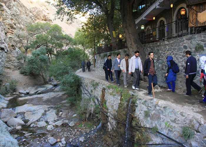Kalagh Chin Peak  in Darakeh Tehran - HotelOneClick