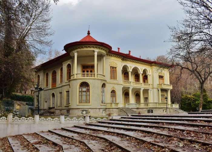 one historical building in Sadabad palace complex - HotelOneClick
