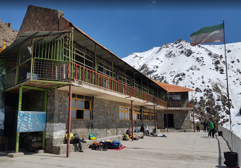 Palangchal camp in Darakeh , one of the best mountaineering routes for Azadi Hotel passengers in Tehran