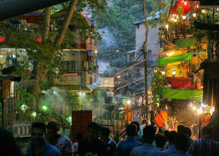 Darband Tehran in night  - HotelOneClick